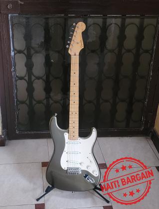 FENDER STRATOCASTER Special Edition