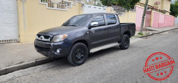 2011 TOYOTA HILUX