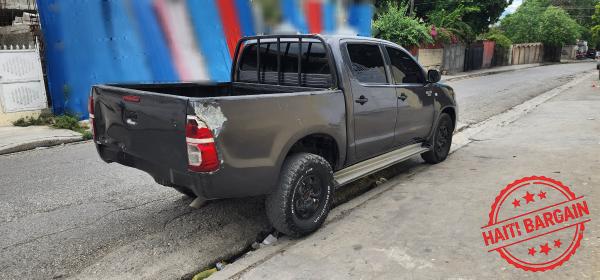 2011 TOYOTA HILUX