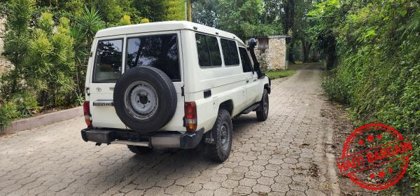 2008 TOYOTA LAND CRUISER