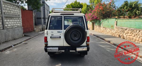 2011 TOYOTA LAND CRUISER
