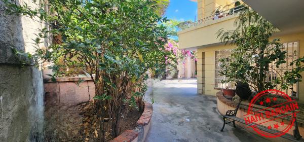 MAISON A VENDRE, ZONE: HAUT ROUTE DE FRÈRE