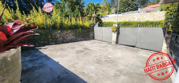 MAISON A VENDRE, ZONE: FERMATHE