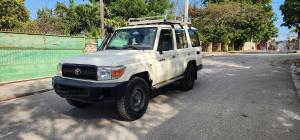 2011 TOYOTA LAND CRUISER