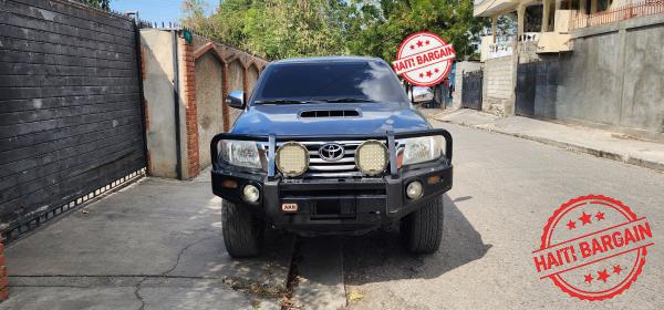 2014 TOYOTA HILUX BLINDE