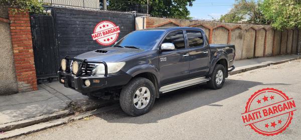 2014 TOYOTA HILUX BLINDE