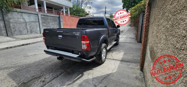 2014 TOYOTA HILUX BLINDE