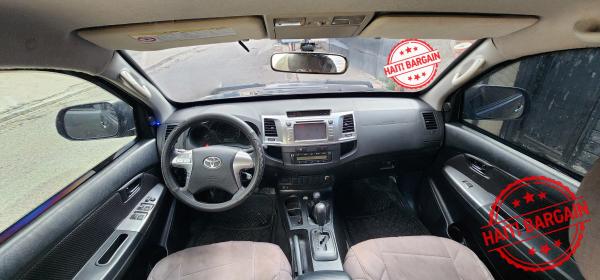 2014 TOYOTA HILUX BLINDE