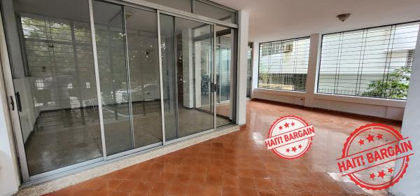 ESPACE COMMERCIAL A LOUER - ZONE: PETION-VILLE