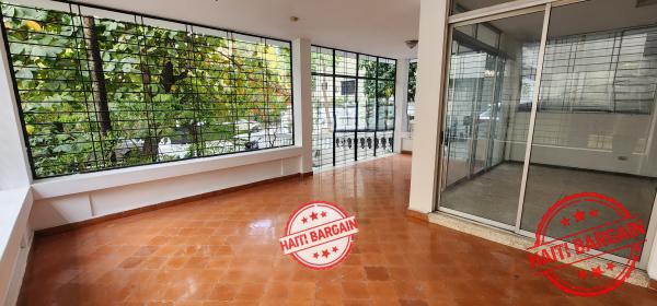 ESPACE COMMERCIAL A LOUER - ZONE: PETION-VILLE