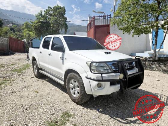 2010 TOYOTA HILUX