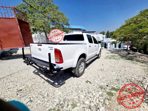 2010 TOYOTA HILUX