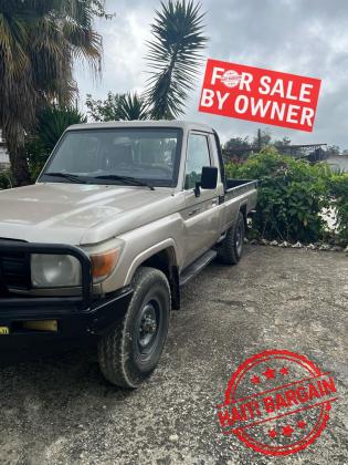 2012 TOYOTA LAND CRUISER PICKUP