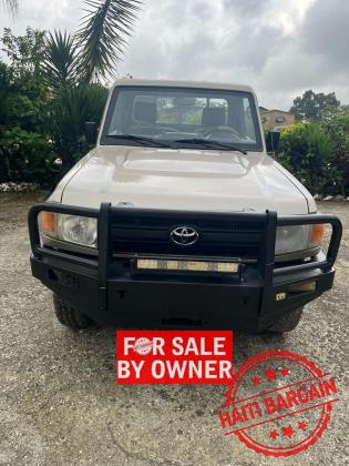 2012 TOYOTA LAND CRUISER PICKUP