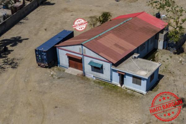 IMMEUBLE/DEPOT A LOUER - ZONE: AU CAP