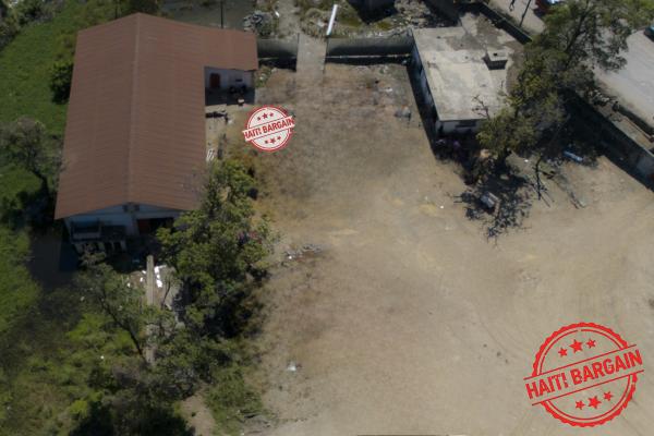 IMMEUBLE/DEPOT A LOUER - ZONE: AU CAP