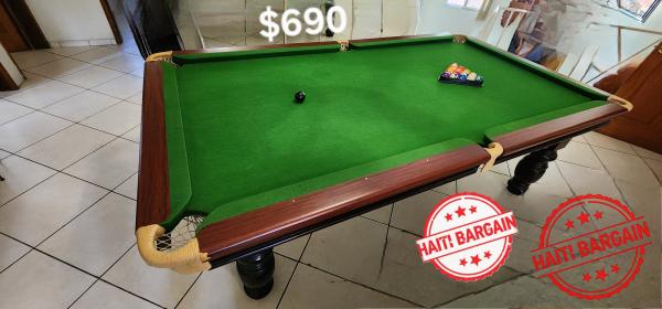 POOL TABLE