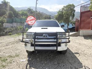 2010 TOYOTA HILUX