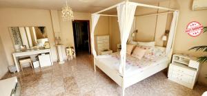 CHAMBRE A COUCHER A VENDRE