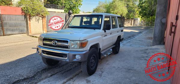 2013 TOYOTA LAND CRUISER