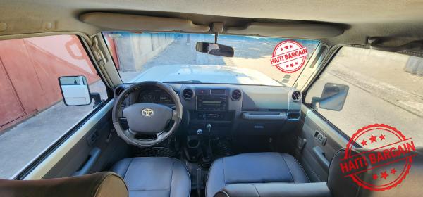 2013 TOYOTA LAND CRUISER