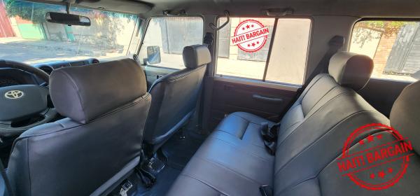 2013 TOYOTA LAND CRUISER