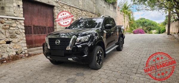 2022 NISSAN FRONTIER LE