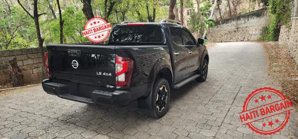 2022 NISSAN FRONTIER LE
