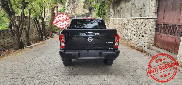 2022 NISSAN FRONTIER LE