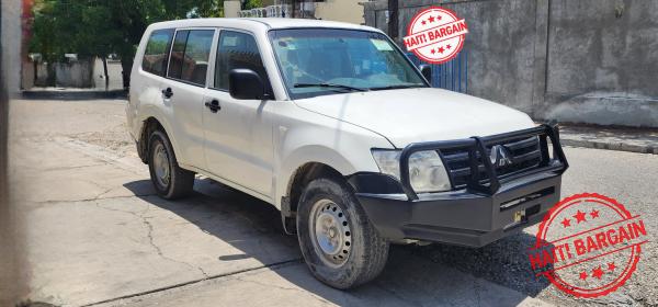 2010 MITSUBISHI MONTERO