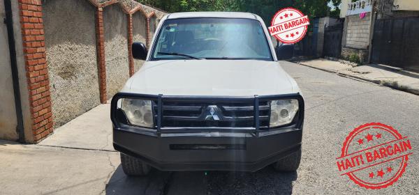 2010 MITSUBISHI MONTERO