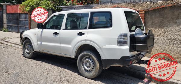 2010 MITSUBISHI MONTERO