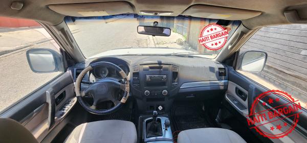 2010 MITSUBISHI MONTERO