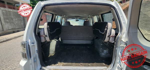 2010 MITSUBISHI MONTERO