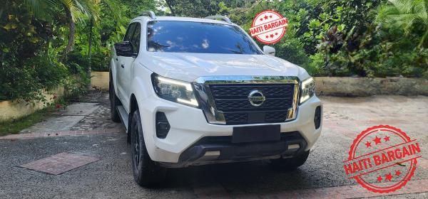 2022 NISSAN FRONTIER LE