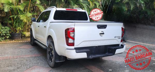 2022 NISSAN FRONTIER LE