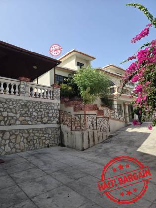 MAISON A LOUER, ZONE:  VIVY MITCHEL