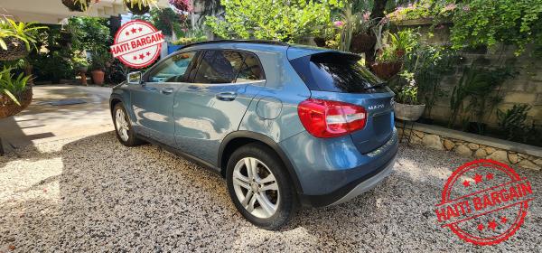 2015 MERCEDES GLA250