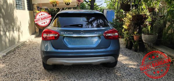 2015 MERCEDES GLA250