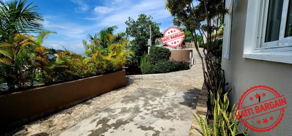 MAISON A LOUER, ZONE: PELERIN