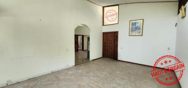 MAISON AVEC 4 APTS A VENDRE, ZONE: PEGUY-VILLE