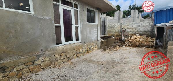 MAISON INACHEVÉE A VENDRE, ZONE: THOMASSIN 32