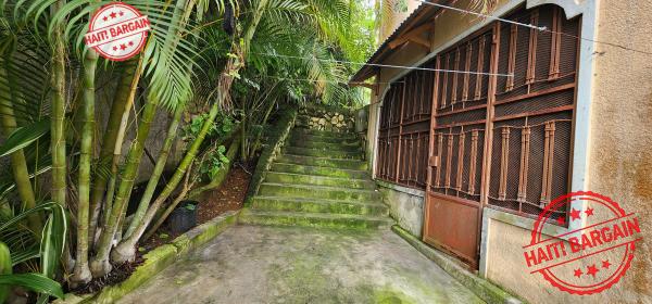 MAISON A LOUER - ZONE: THOMASSIN