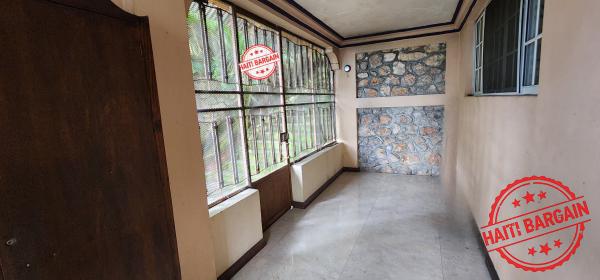 MAISON A LOUER - ZONE: THOMASSIN