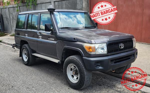 2017 TOYOTA LAND CRUISER