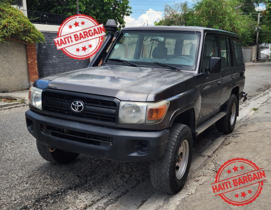 2017 TOYOTA LAND CRUISER