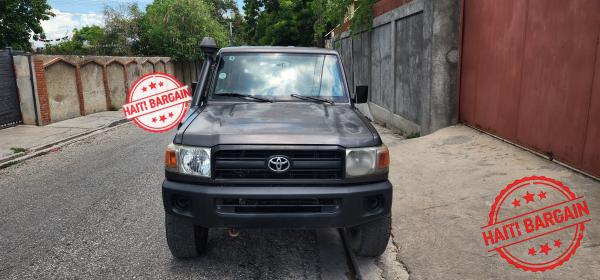 2017 TOYOTA LAND CRUISER