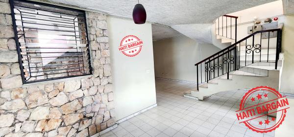 TOWNHOUSE A VENDRE, ZONE: MUSSEAU