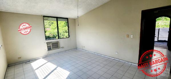 TOWNHOUSE A VENDRE, ZONE: MUSSEAU