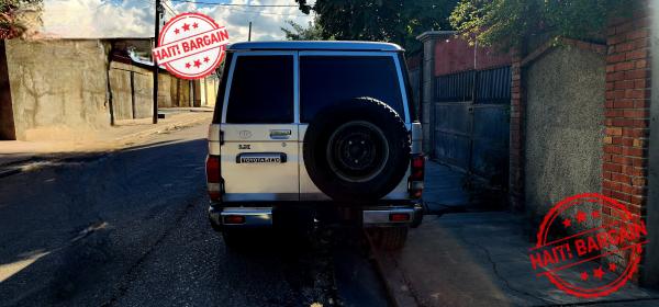 2011 TOYOTA LAND CRUISER